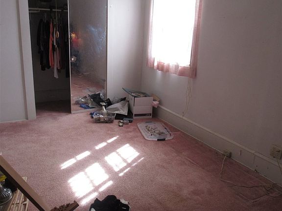 4th image of 220 Boundary Dr