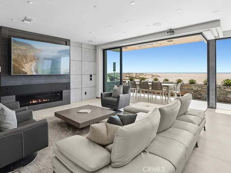 800 W Oceanfront — Photo 5