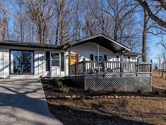 2nd image of 2915 Nickle Rd