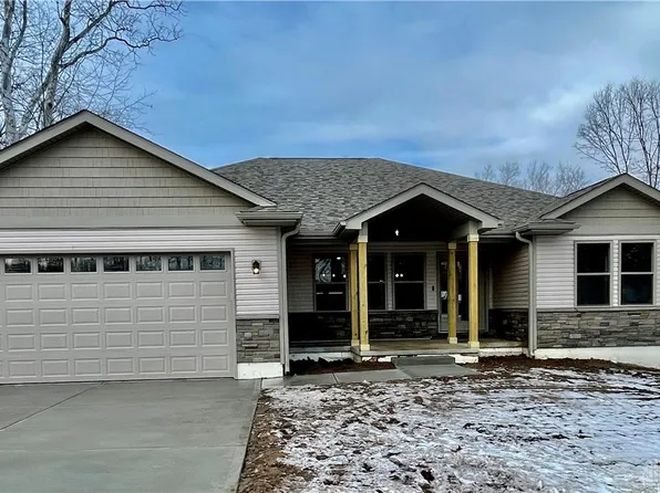 211 Esther Dr, Lewisburg, OH 45338