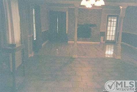 4th image of 14606 Edgemont St