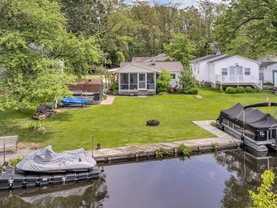 863 S Lakeside Dr, Michigan Center, MI, 49254