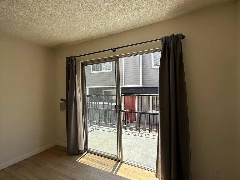 615 E Magnolia Blvd #C — Photo 4