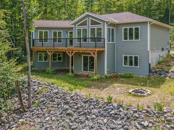 698 Mitchell Rd, Madawaska Valley, ON K0J 1B0