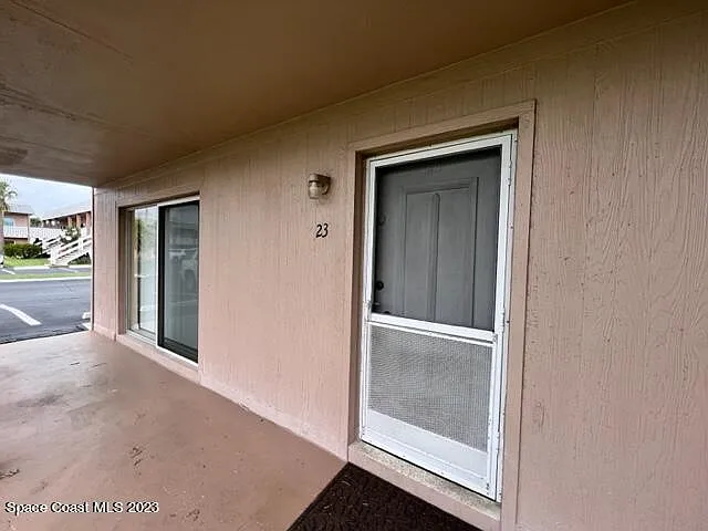 2 bed, 1.0 bath, 750 sqft, $2,000 — Photo 2