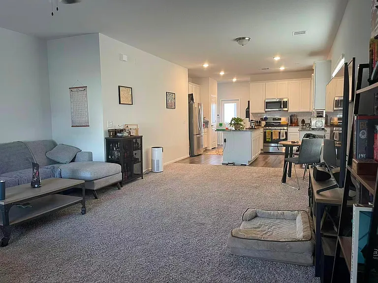 141 Mammoth Dr — Photo 3