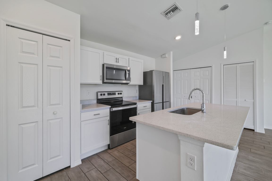 next background image