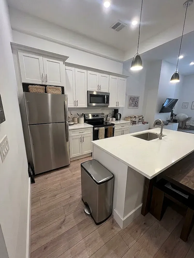 89 Driggs Avenue — Photo 3