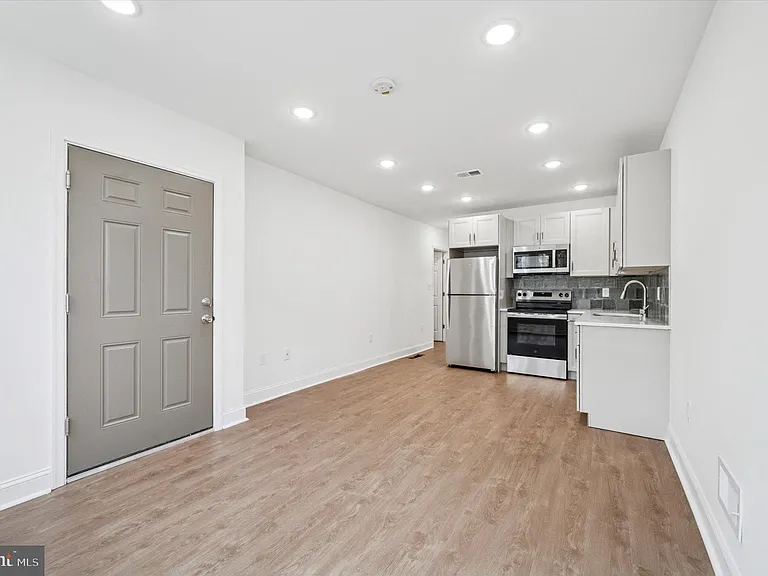 2534 S 61st St #2 — Photo 3