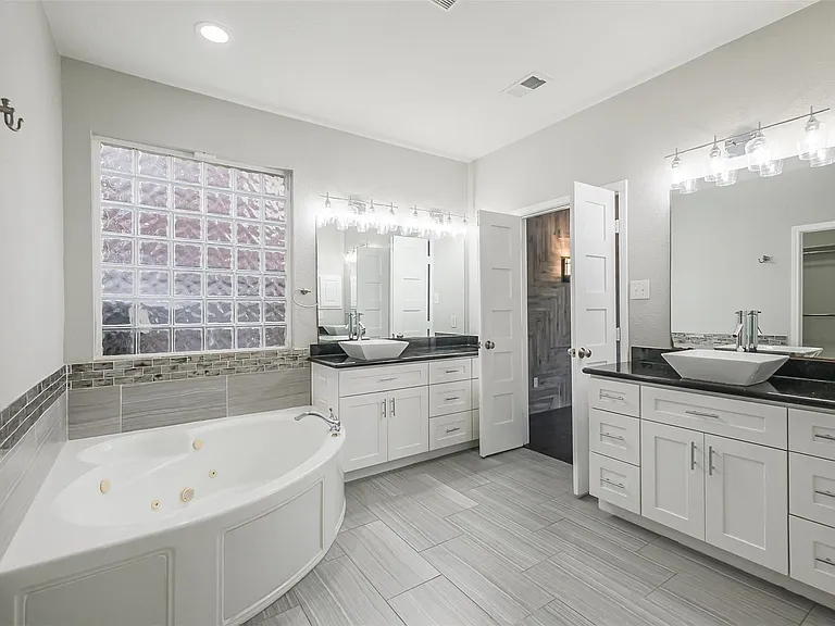 5506 Langhorne Ct — Photo 14