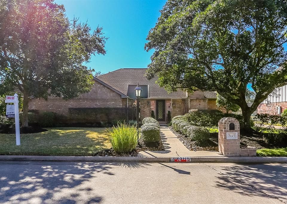 1st image of 2115 Winged Foot Dr
