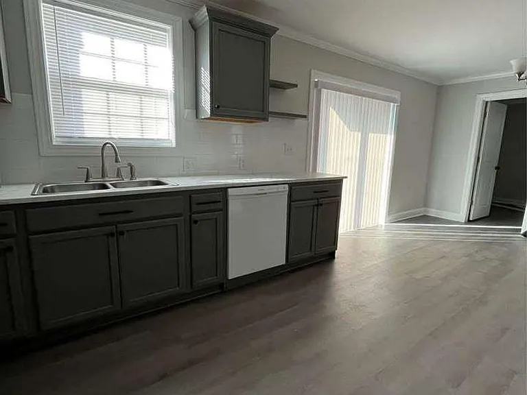 2143 Shrimp St — Photo 9