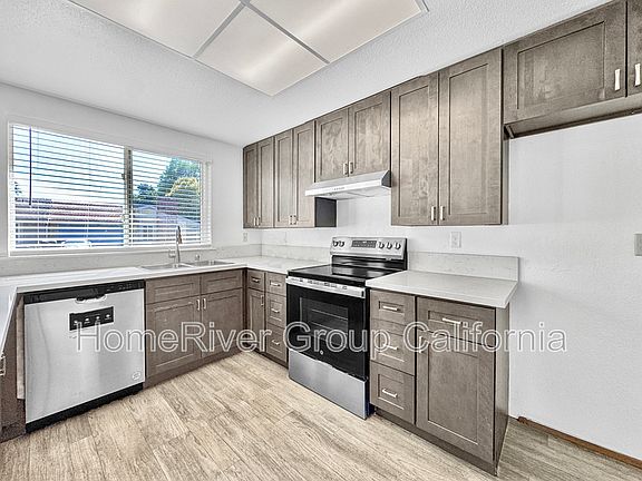 3rd image of 2868 Candido Dr