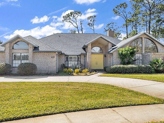 2nd image of 217 Pleasant Valley Dr
