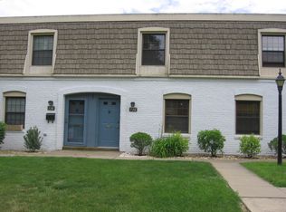 736 Carriage Cir #736, Pittsburgh, PA 15205