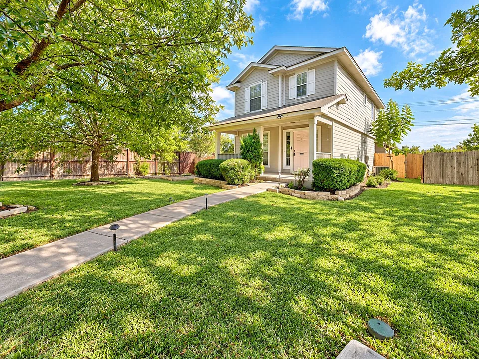 2415 Melissa Oaks Ln