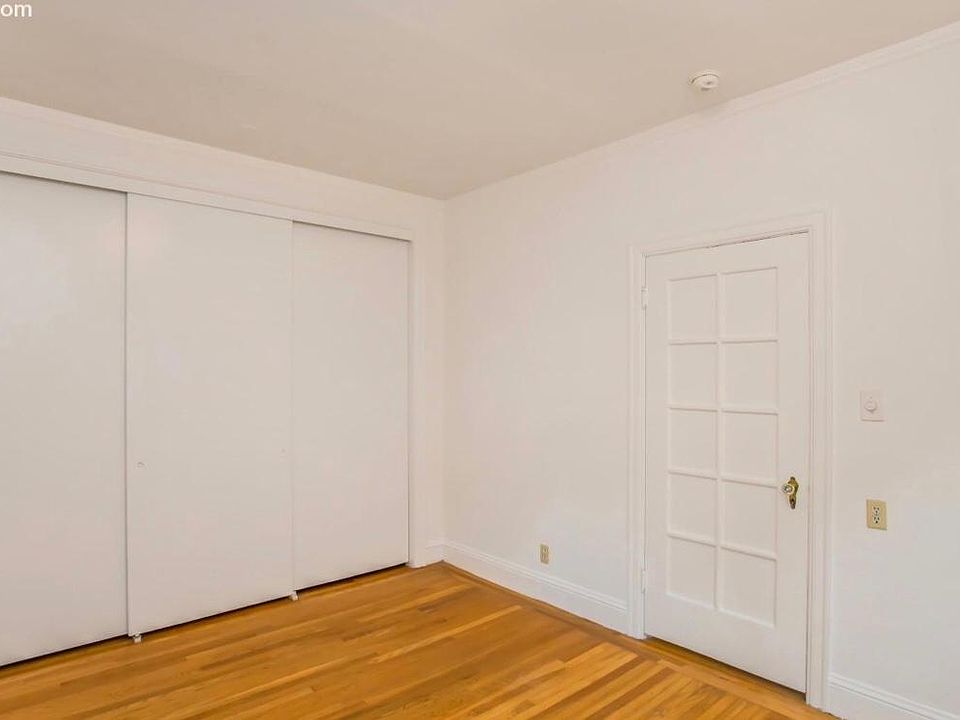 1st image of 2240 Lombard St APT 101