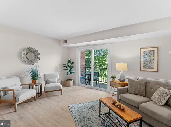 1049 Brixton Ct #B, Sterling, VA 20164