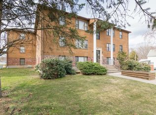 60 Chapin St APT F, Holyoke, MA 01040