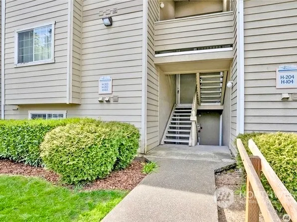 1840 S 284th Lane #H-203, Federal Way, WA 98003