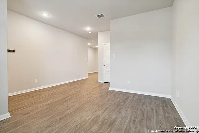 1033 Windflower — Photo 11