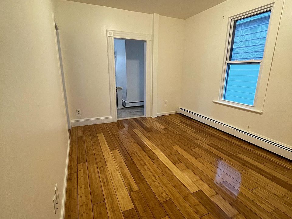 1st image of 57 Valley Way Floor 1