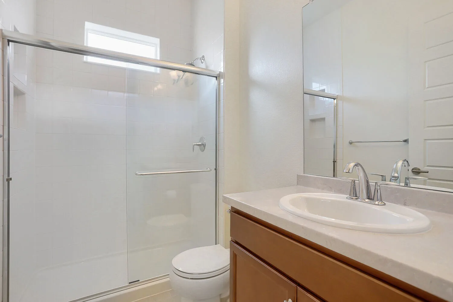 3 bed, 1900 sqft, $3,500 — Photo 1