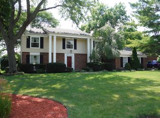 4361 Greenstown Dr, West Bloomfield, MI 48323