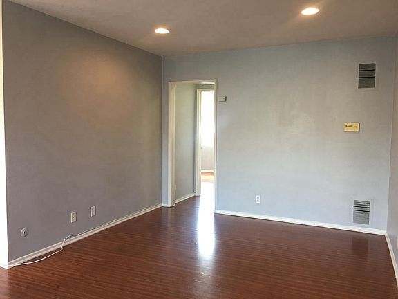 2nd image of 1120 N Kingsley Dr APT 03