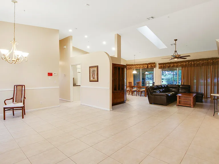 1198 SE Petunia Ave — Photo 24