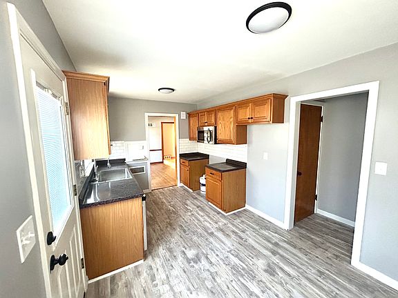 4th image of 7605 Floyd St