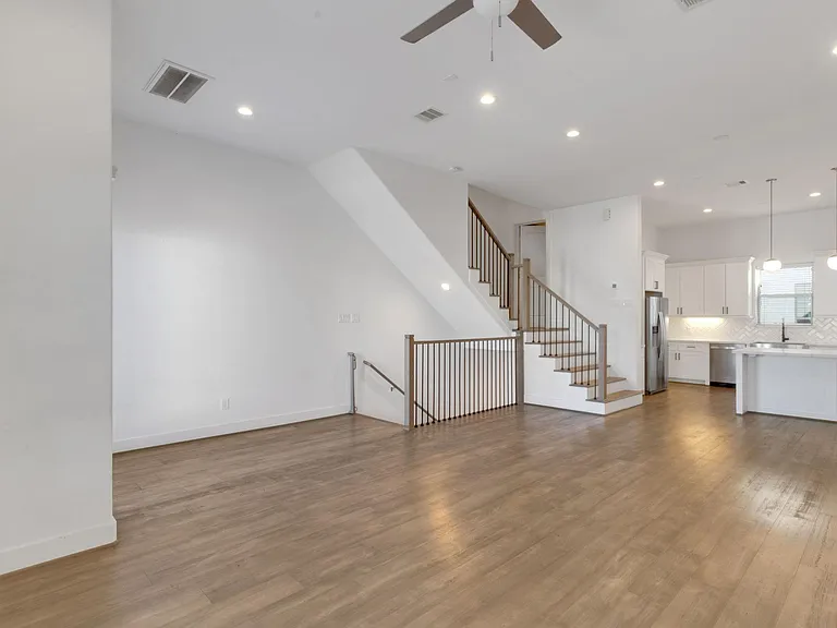 1526 Chestnut St — Photo 6