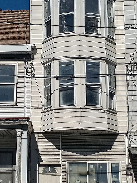 609 E Center St photo 1