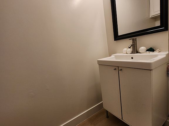 5th image of 2133 Donald Dr APT 6