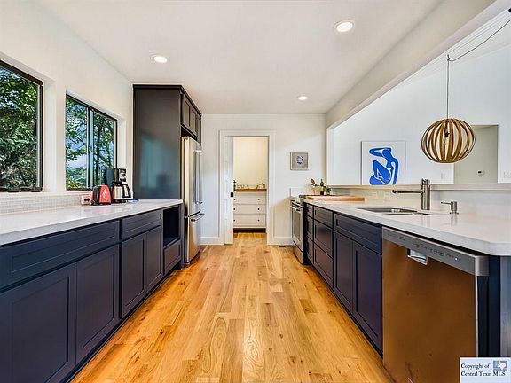 4th image of 108 River Road Cir