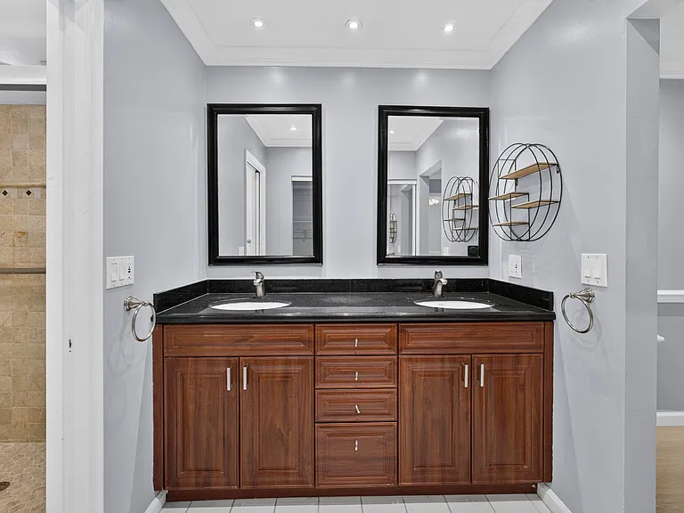 65 Balfour Rd E — Photo 21