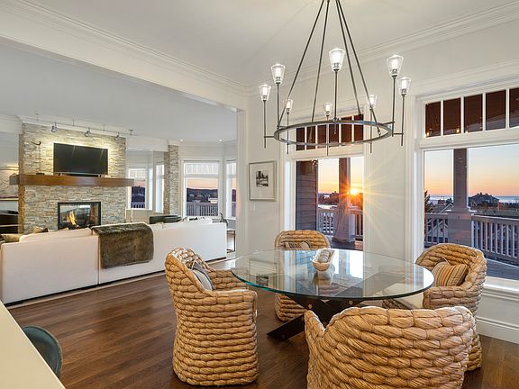 Breakfast Room