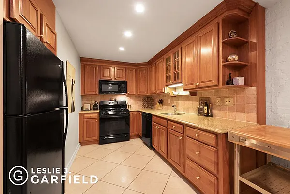 Sold by Leslie J. Garfield | media 10