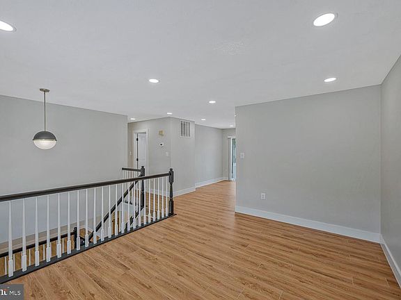 3rd image of 3609 Willow Ridge Ct