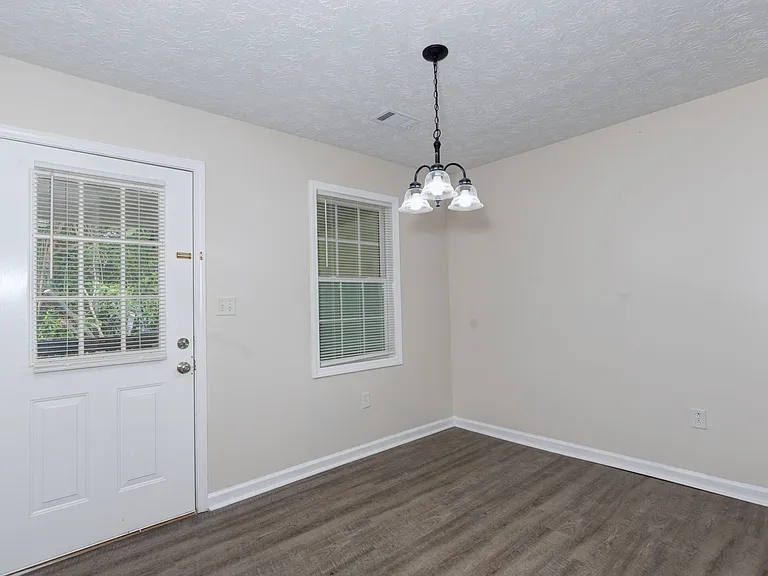 Caroline Ridge Apartments — Photo 11