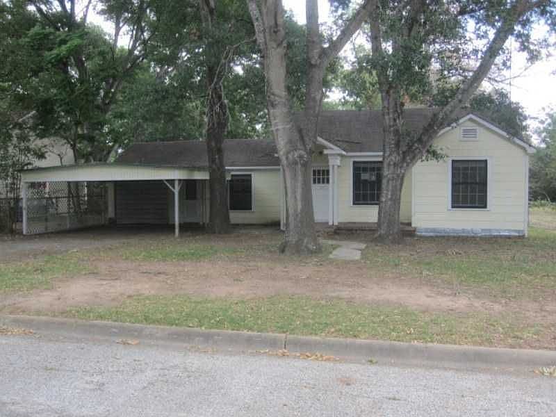 1st image of 1028 Fowlkes St