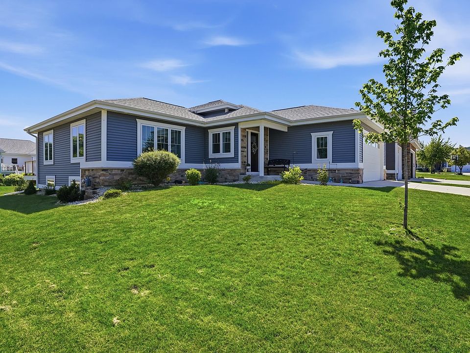 1st image of 233 Greenway Cir