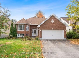 81 Lloydalex Cres, Ottawa, ON K2S2E8