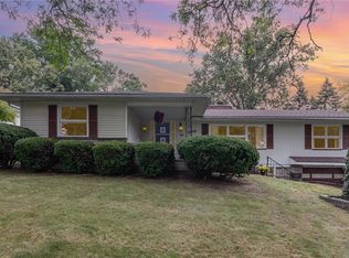 60 Viewcrest Dr, Rochester, NY 14609