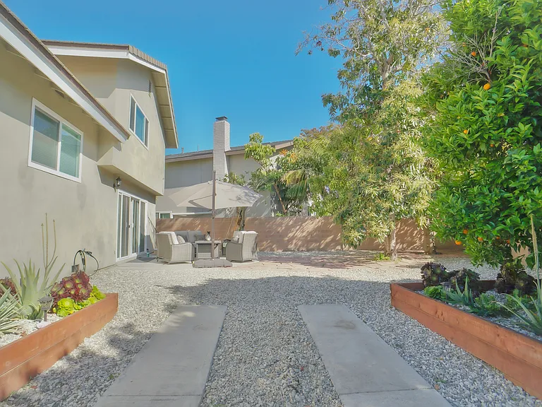 15341 Vermont St — Photo 49
