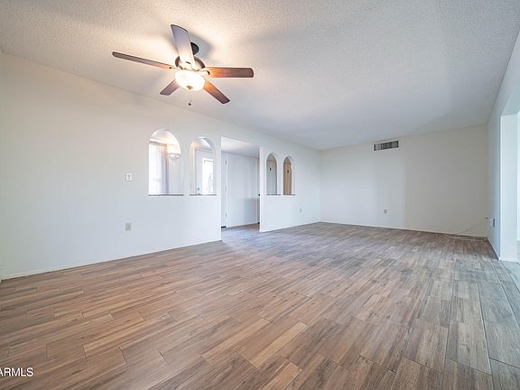 4th image of 10247 W CONCORD Avenue