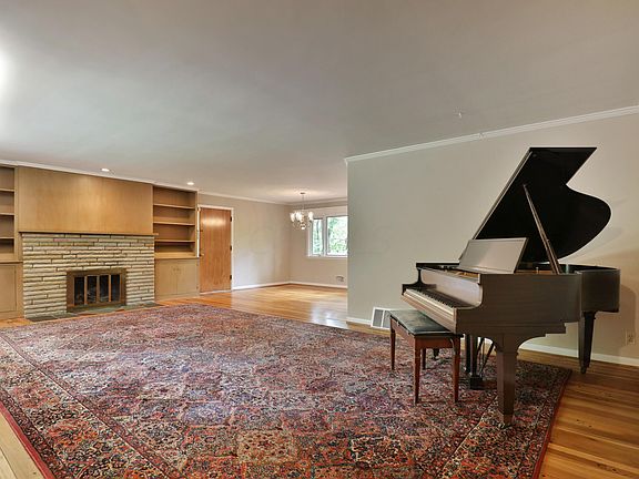 5th image of 539 Yaronia Dr N