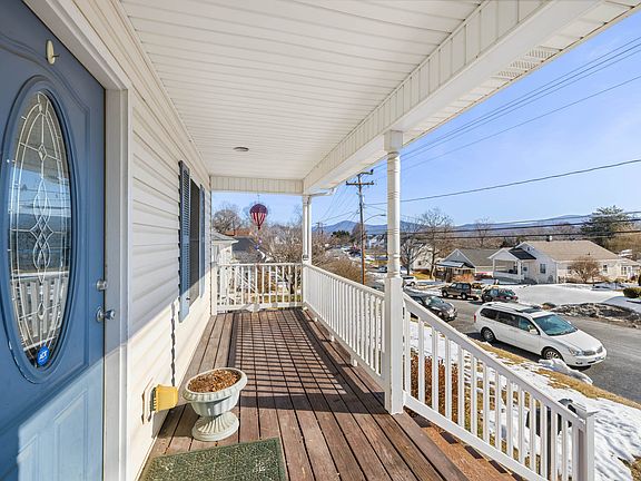 5th image of 853 Sherwood Ave