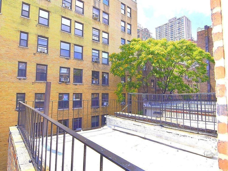1st image of 138 W 72nd St #4R