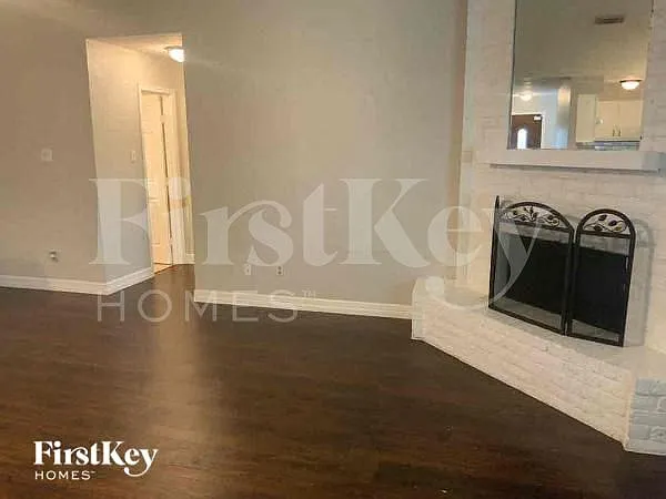 2411 Shady Brook Dr — Photo 4